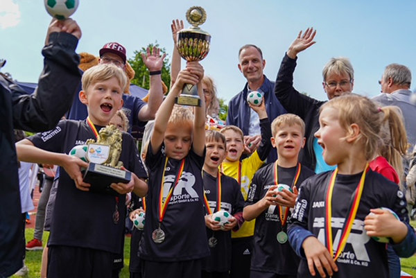 So sehen Sieger aus – 1. Platz bei der Mini-WM in Wipperfürth